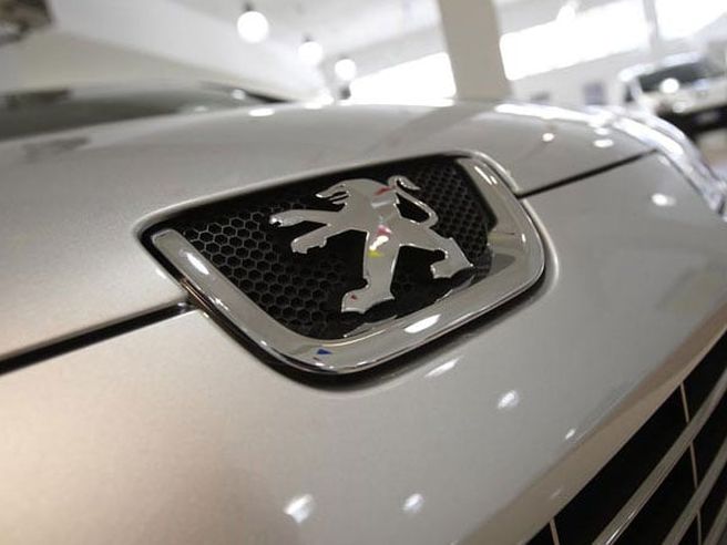 Peugeot Citroen chiude 2015 in utile per 1,2 mld, politica dividendi riprenderà quest’anno. Titolo +5%