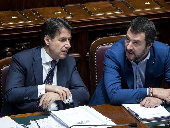 Conte prende distanze da Lega e Borghi: no a minibot e attenti a procedura infrazione Ue. Ma non dite che sono Mario Monti
