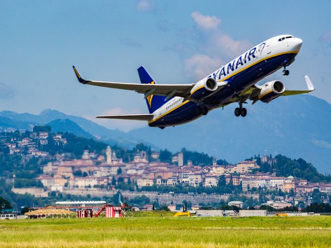 Ryanair taglia stime passeggeri 2026 a causa dei ritardi di Boeing