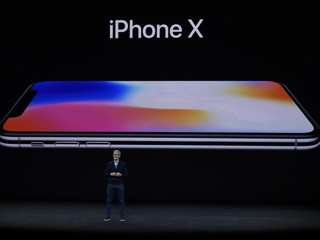 Superciclo iPhone X al capolinea, Apple colpita da downgrade
