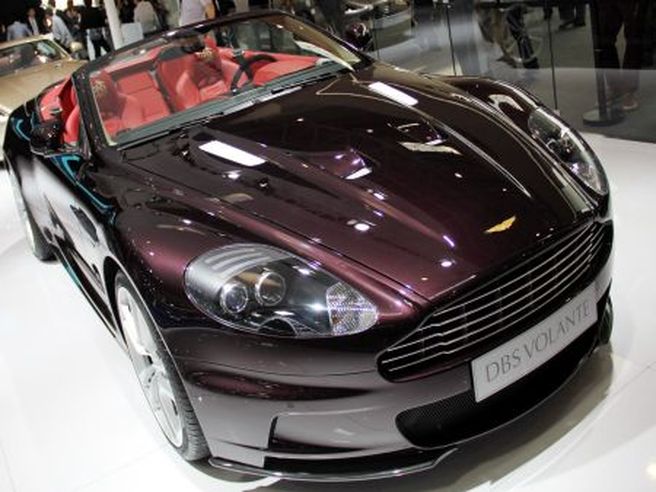 Aston Martin crolla di oltre -23% alla borsa di Londra dopo annuncio su calo vendite