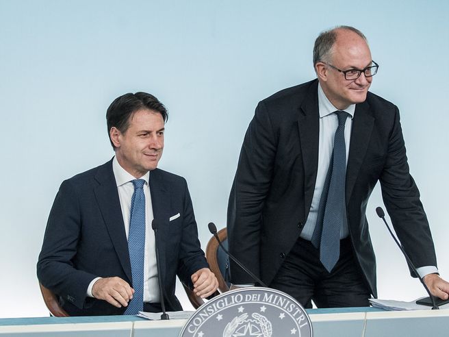 Bce, Gualtieri dopo frase Lagarde spread: ‘non si può cambiare linea Whatever It Takes di Draghi’