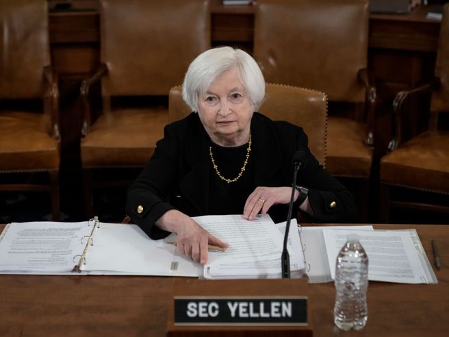 Crisi banche Usa, Yellen: la frase sui depositi che ha mandato a picco Wall Street