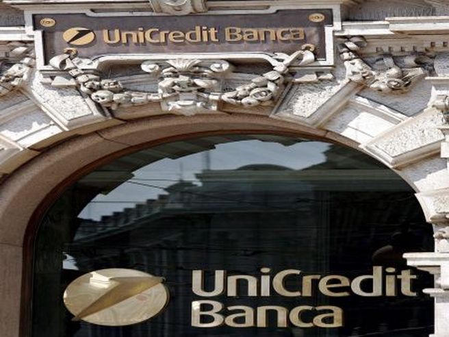 Unicredit: perdita 2013 a 14 miliardi, pesano accantonamenti e rettifiche