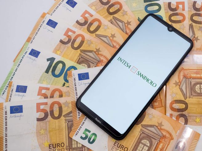 Intesa Sanpaolo: Fitch migliora i rating