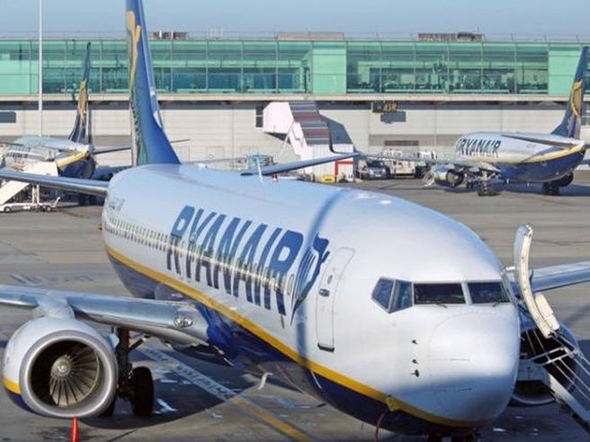 Ryanair: Hsbc abbassa il rating a hold dal precedente buy