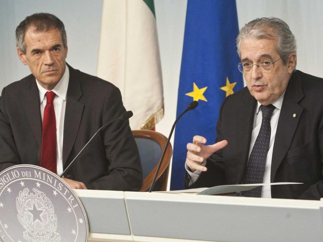 Spending review: Cottarelli, un auto blu per ministro e 5 auto per ogni dicastero