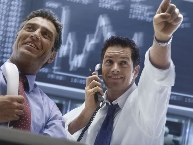 Piazza Affari accelera al rialzo con i finanziari, Ftse Mib guadagna il 2%