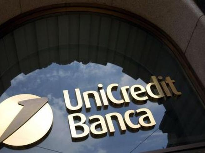 Unicredit: Common equity Tier 1 ratio al 10,4%, dividendo in azioni di 10 centesimi