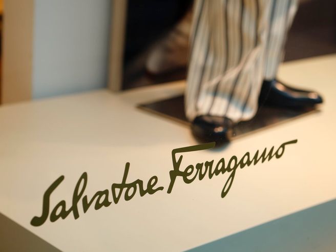 Ferragamo: ricavi in calo a 282 mln nel quarto trimestre