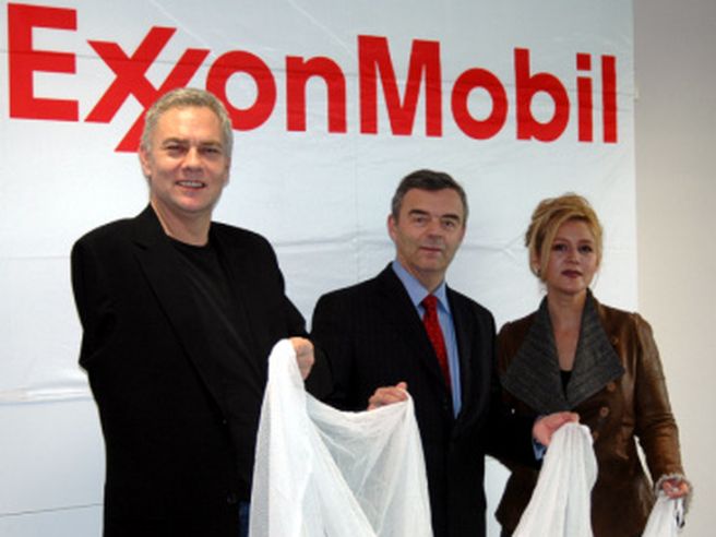 ExxonMobil: utili salgono a 8,78 mld di dollari nel II trim. 2014