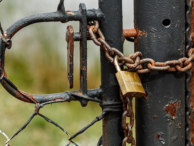 Imprese: fallimenti +44%, ma in calo rispetto al 2019. Commercio è il settore più colpito
