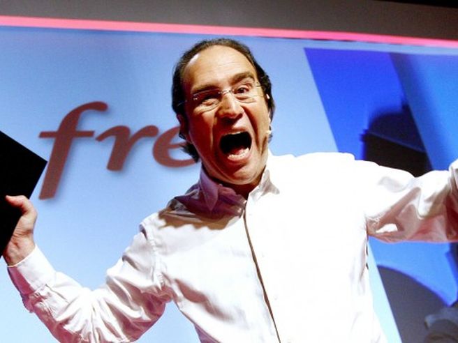 Telecom Italia ora parla francese, ma analisti non vedono takeover di Vivendi o Niel