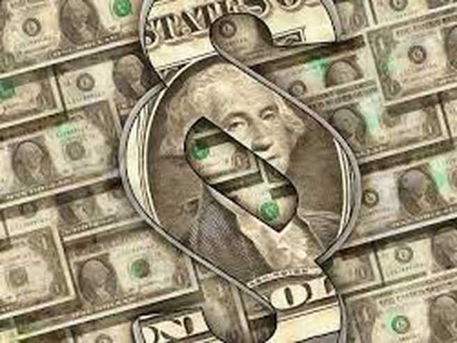 Dollaro, pronto al test della fiducia consumatori Usa