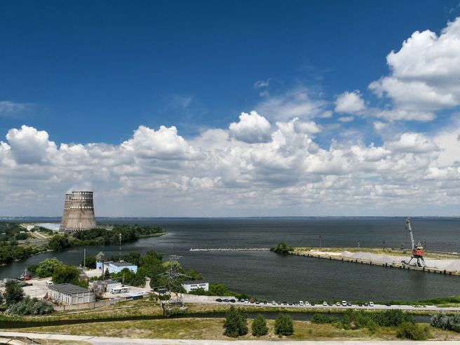 Azionario giù dopo bombardamento contro centrale nucleare Ucraina. Borsa Tokyo e Hong Kong oltre -2%