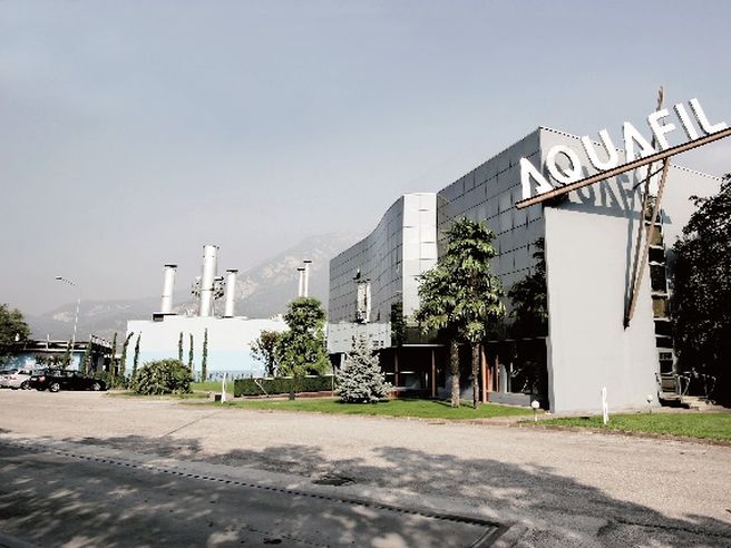 Aquafil affonda fino a -17% dopo tonfo utile, Equita taglia tp del 25%