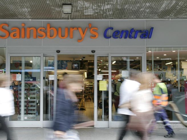 Sainsbury: vendite trimestrali oltre le attese