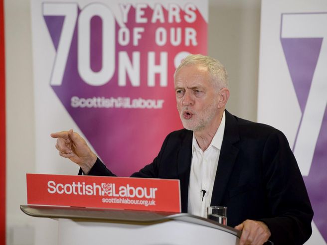 Tony Blair ai laburisti: no al voto, Corbyn impopolare. Ma leader dei Labour non lo ascolta e dice sì