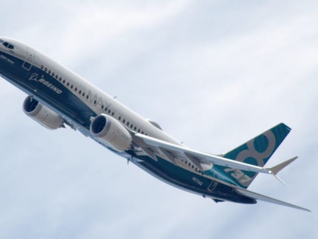 Boeing: titolo crolla nel pre-market dopo blocco consegne di alcuni 737 MAX