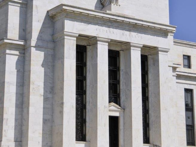 Fed, comunicato Fomc segnala crescita economia a ritmo solido e accelerazione spesa famiglie