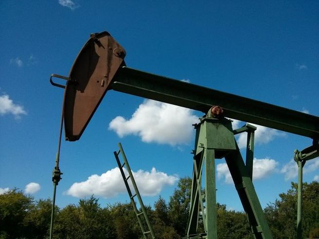 Petrolio: WTI verso $64 al barile su timori accordo nucleare Usa-Iran