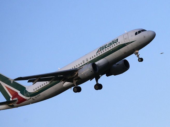 Fonti Lega: anche dossier Alitalia in vertice economico Palazzo Chigi. ‘Valutate opzioni’