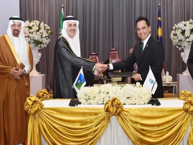 Petrolio, AD Saudi Aramco: pronti a iniettare 2 milioni di barili in più se necessario