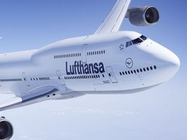 Lufthansa introduce un sovrapprezzo per costi ambientali sui voli europei