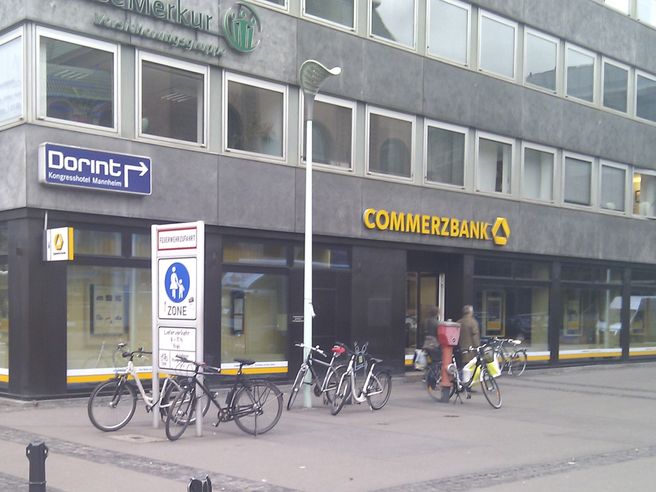 Deutsche Bank e Commerzbank: S&P promuove fusione ma incertezze all’orizzonte