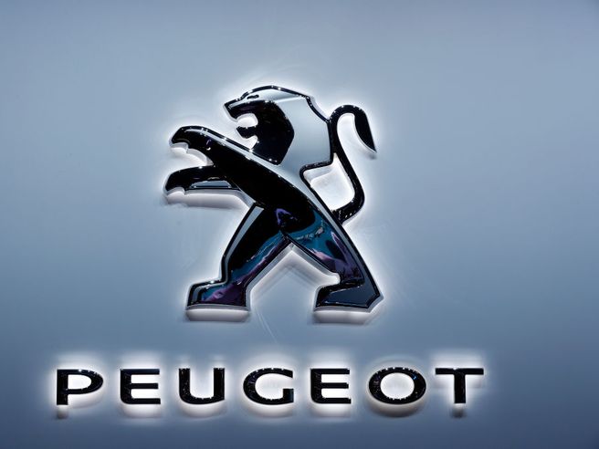 FCA e Peugeot trattano per possibile fusione