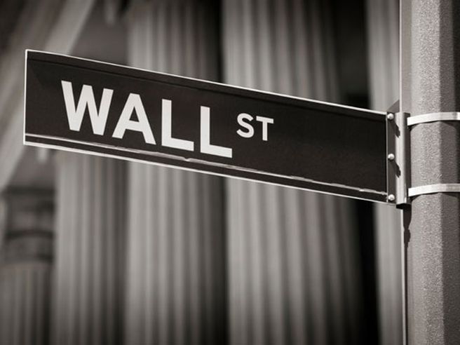 Wall Street: partenza in rialzo, in evidenza Apple