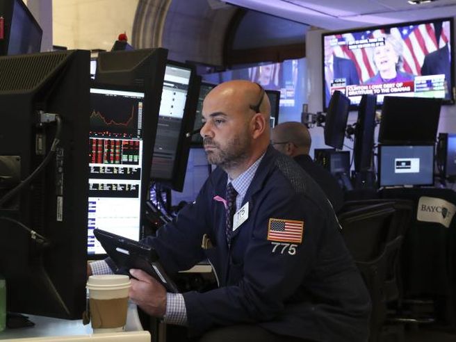 Wall Street: apertura appena sopra la parità
