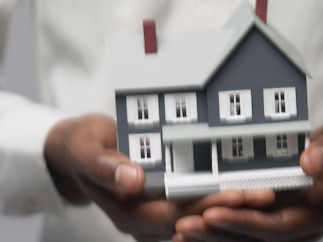 Permessi di costruire: Istat, -37,2% le case, -31,6% non residenziale nel I semestre 2013