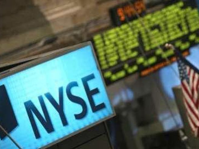 Wall Street parte poco mossa
