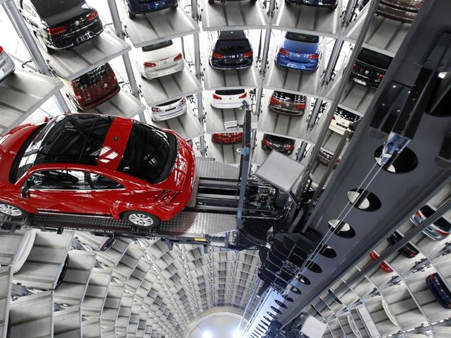 Auto: immatricolazioni Francia in leggero rialzo a giugno, male Peugeot e Volkswagen