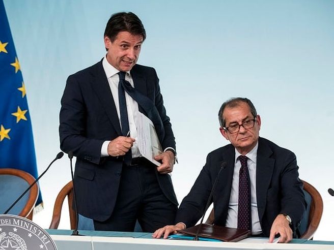 Manovra, Tria: ‘speriamo di non finire in recessione, su reddito cittadinanza e quota 100 costi da definire’