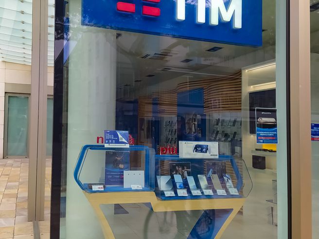 Tim: ok a nuovo piano strategico, “puntiamo a ripristinare remunerazione soci dal 2026”