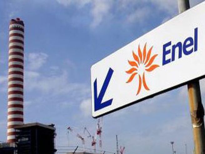 Enel: titolo in rosso dopo piano industriale, vendite sostenute anche su EGP