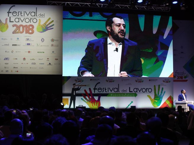 Legge di bilancio, Salvini: ‘lavoriamo su taglio cuneo, lavoro si crea aiutando il privato’