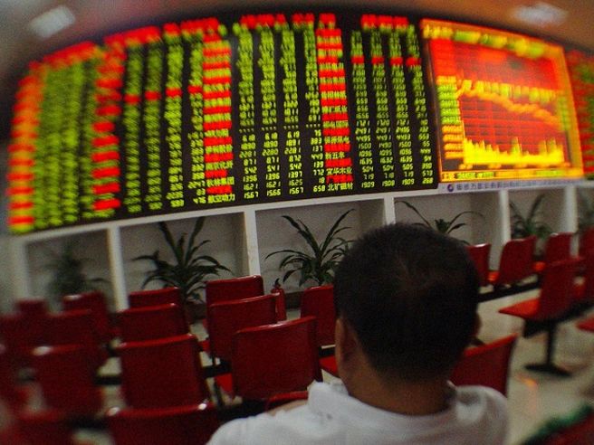 Borsa di Shanghai cede oltre l’1% su escalation guerra commerciale