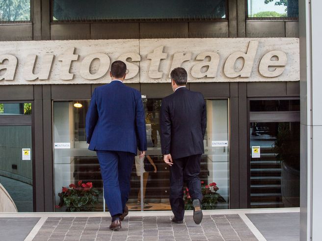 Autostrade, rumor: interesse da Astm, Atlantia giù in Borsa con scontro governo