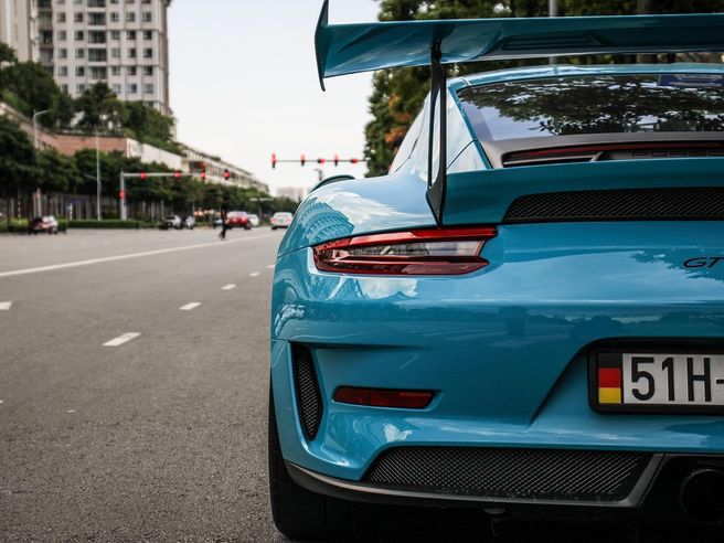 Porsche, ricavi in calo a 36,27 miliardi nel 2025