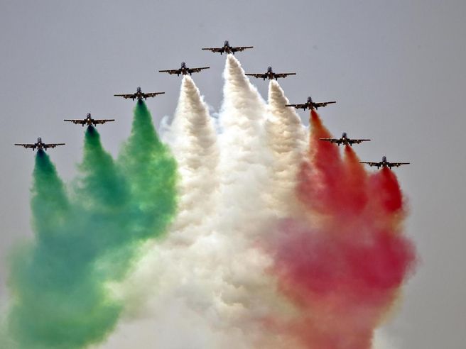 Italia: prosegue espansione terziario a novembre, settimo mese consecutivo di crescita