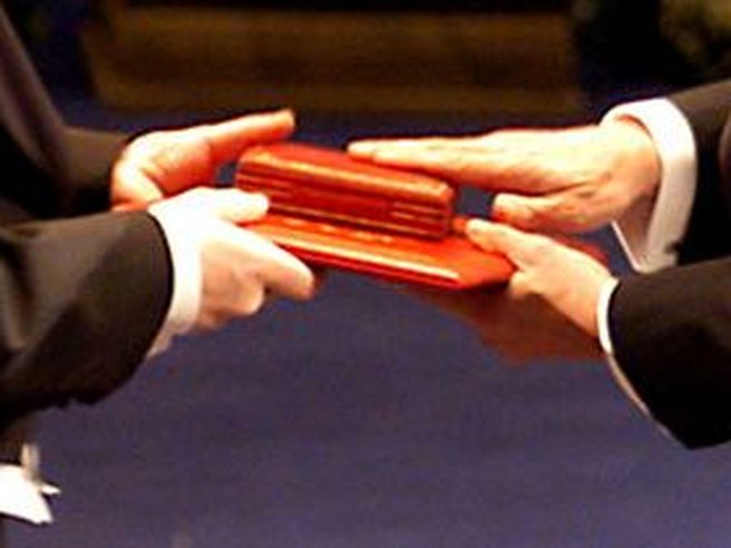 Economia: il premio Nobel Ronald Coase è morto all’età di 102 anni