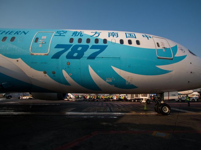 Boeing: perdita trimestrale per 2,94 mld di dollari, pesa effetto 737 Max