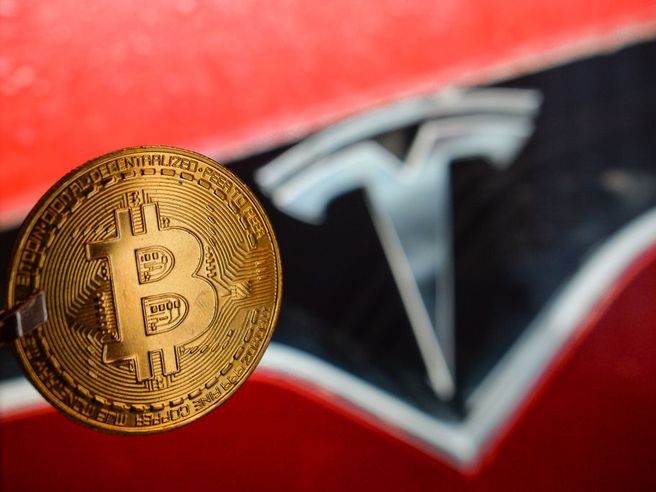 Tesla, Elon Musk fa volare il Bitcoin oltre $39.000 con un post su Twitter su mining ed energie rinnovabili