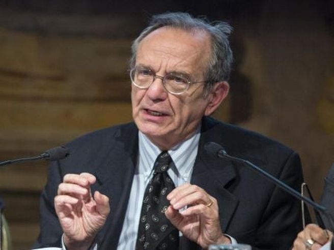 Grecia: Padoan, intervento Bce opportuno e necessario. No duello squadre