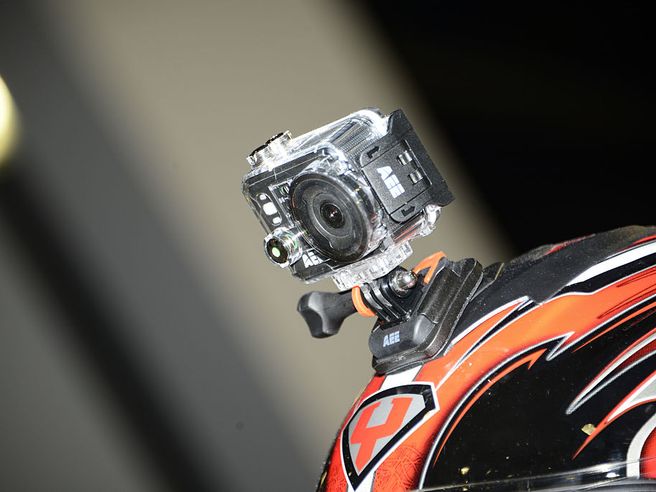 Ciambelle (Kryspy Kreme) e action cam (GoPro) infiammano Wall Street: tornano le meme stock