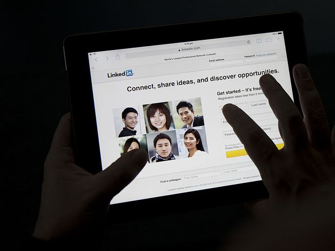 Microsoft chiude LinkedIn in Cina per ‘contesto più sfidante’. Al suo posto lancia sito cerca lavoro
