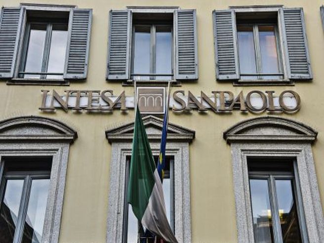 Intesa Sanpaolo conferma politica dividendi, payout del 70% per il 2021